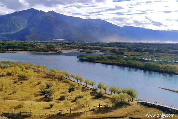 西藏必去景点