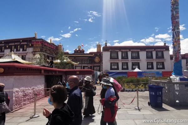 去拉萨旅游要多少钱