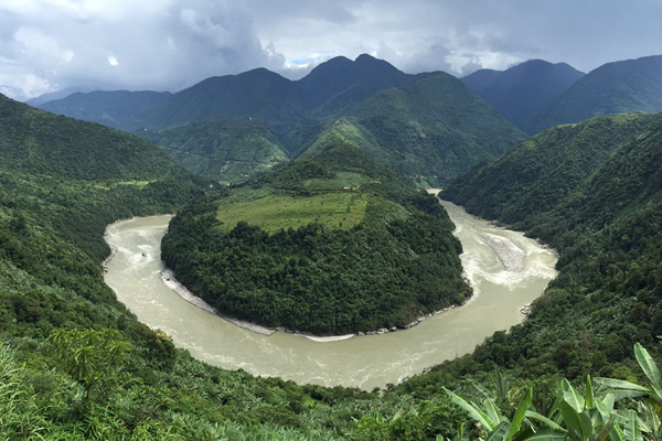 雅鲁藏布大峡谷