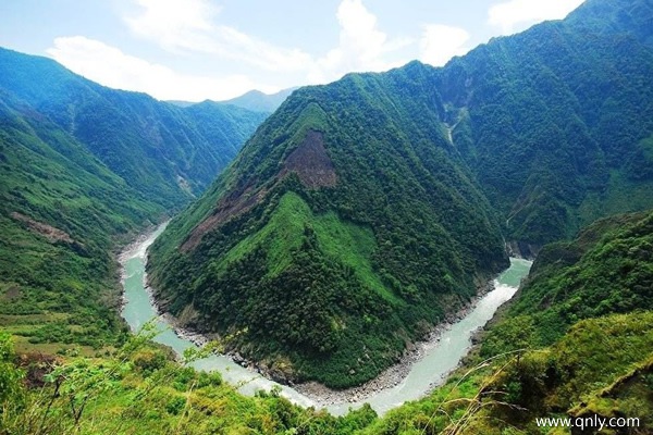 雅鲁藏布大峡谷