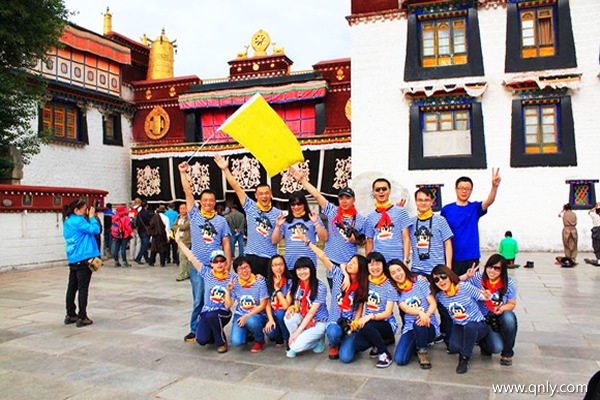 西藏旅行团