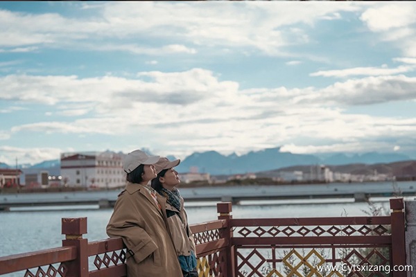 西藏旅游三个人费用大概多少钱