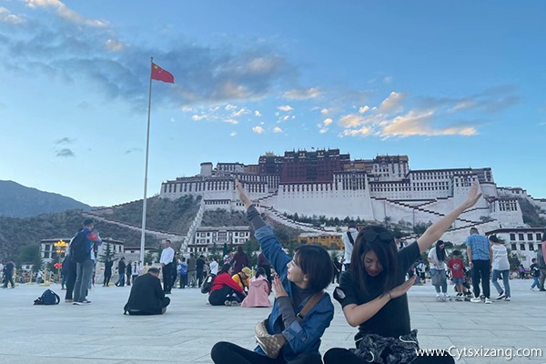 成都报团到西藏要好多钱